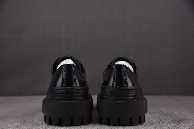 Ba*len*cia*ga hummer