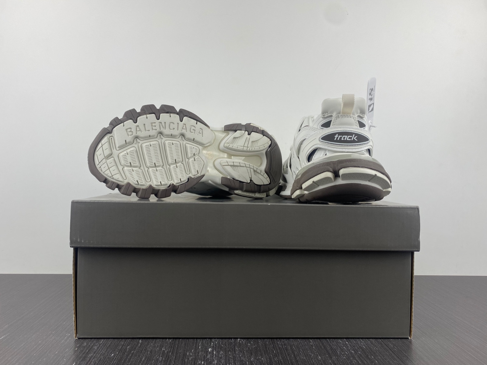 Ba*len*cia*ga track 542436 w3ac1 1897