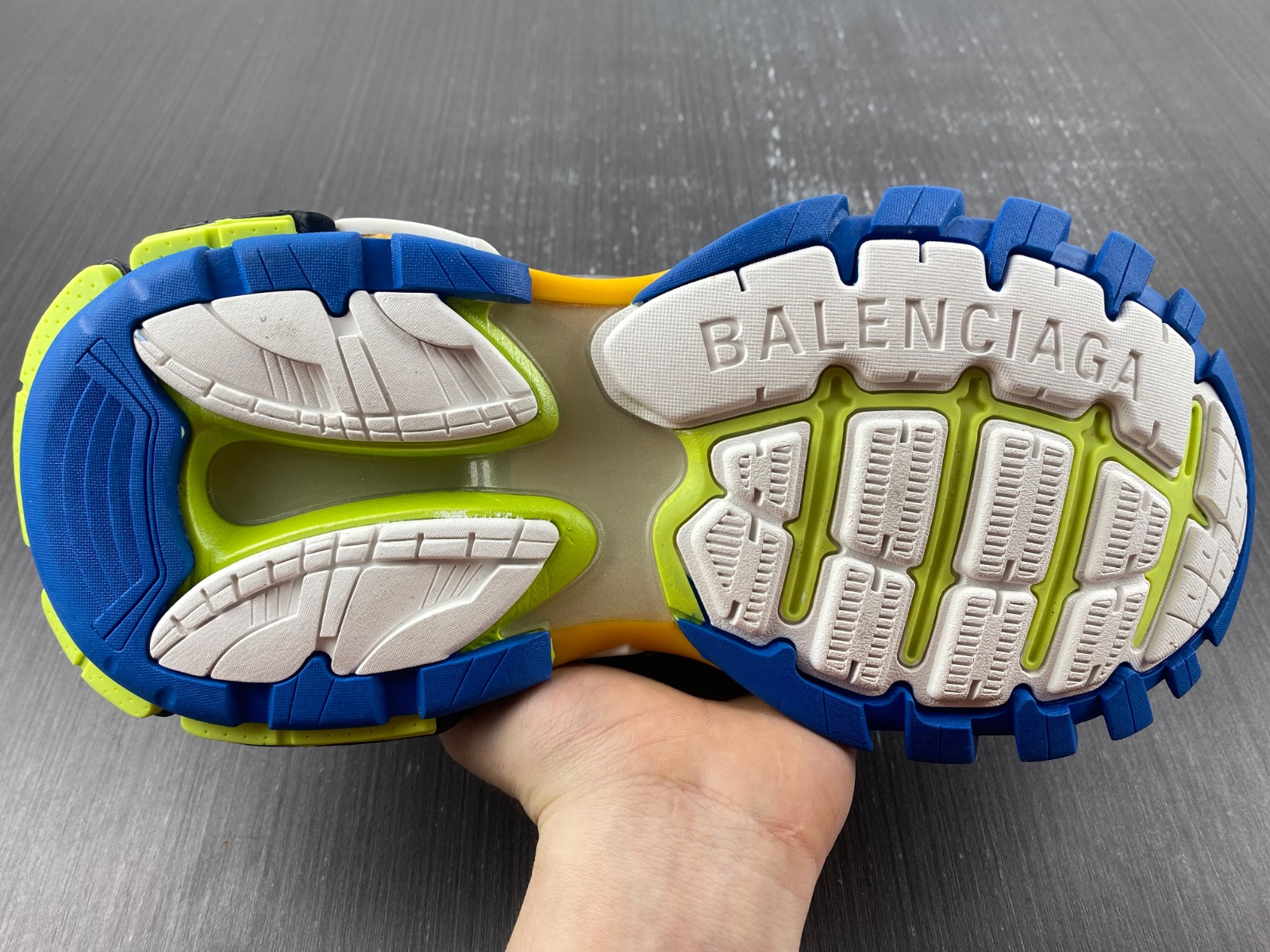 Ba*len*cia*ga track  542023 w2f5a b123