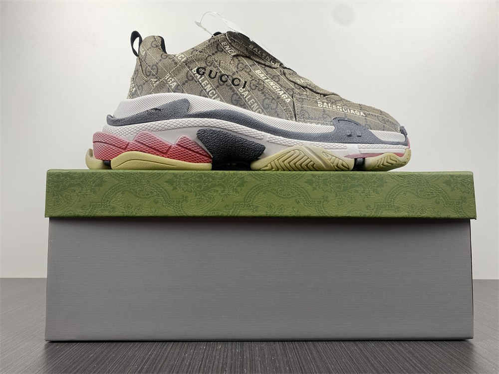 Ba*len*cia*ga 1.0 677192 ulz10 9795