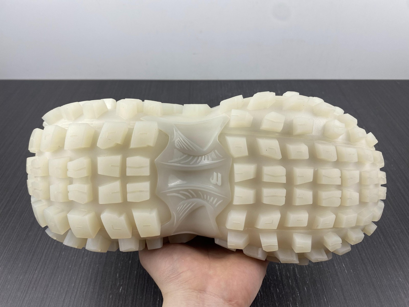 Ba*len*cia*ga blc0824