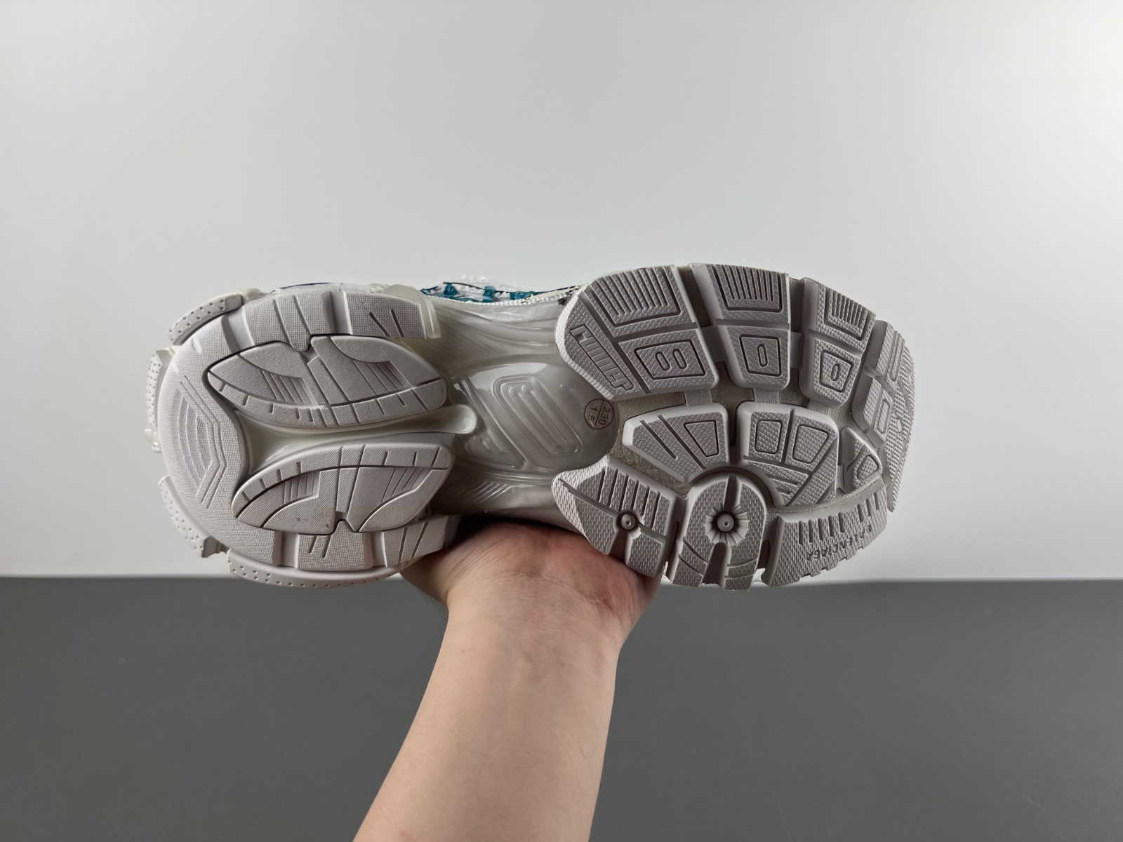 Ba*len*cia*ga runner 772774 w3rny 0133