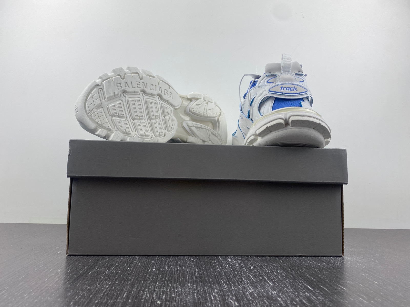 Ba*len*cia*ga track 736330 w3skc 9040