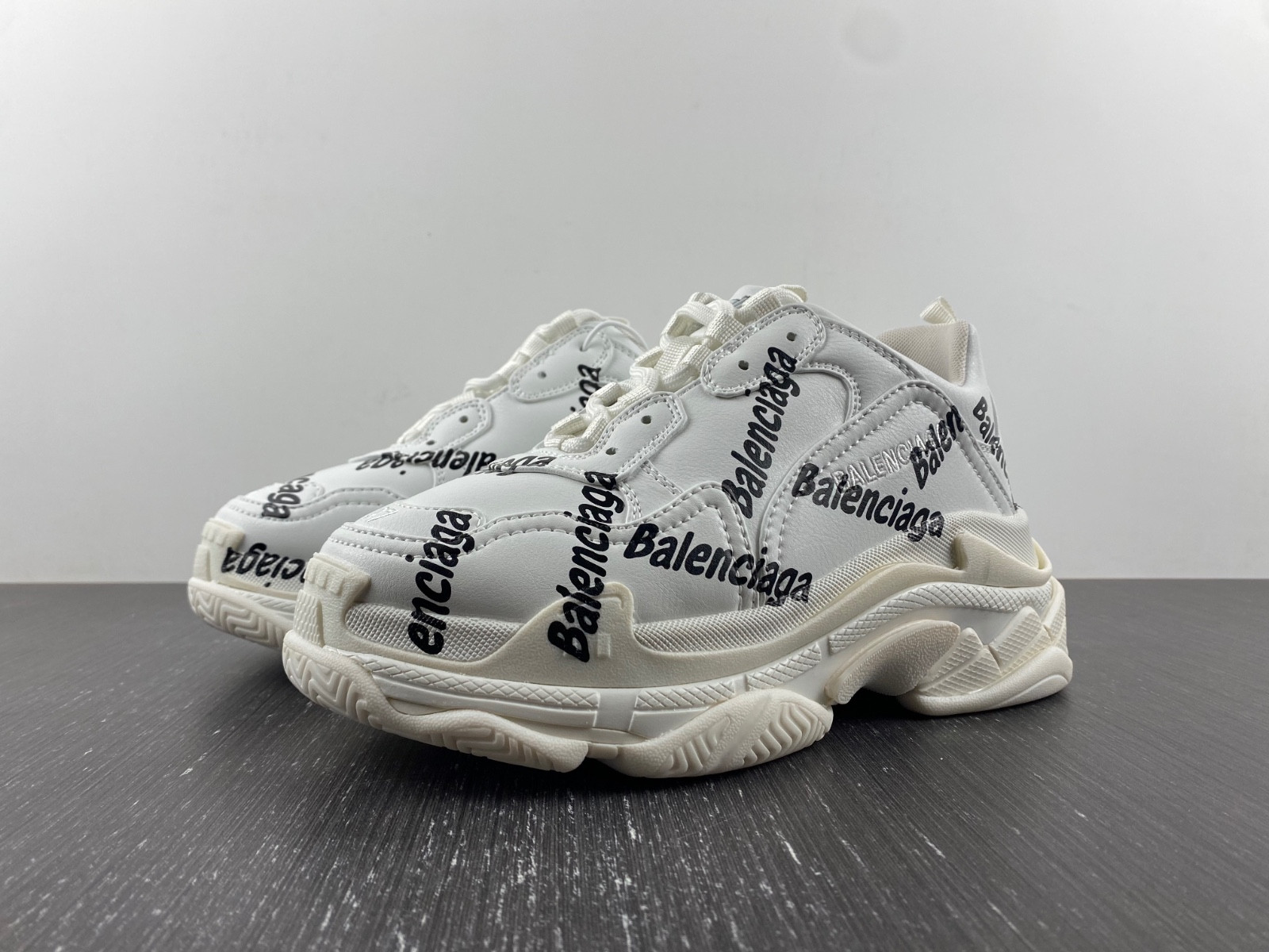 Ba*len*cia*ga triple s 524039 w2fa8 9010