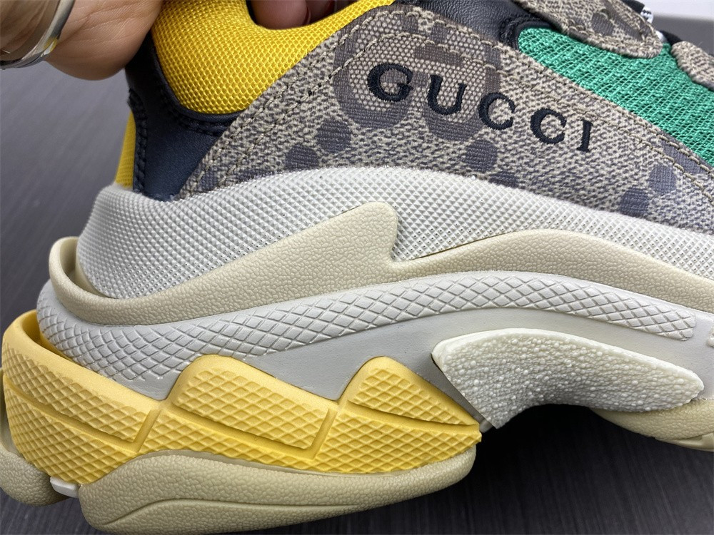 Ba*len*cia*ga triple s x gc