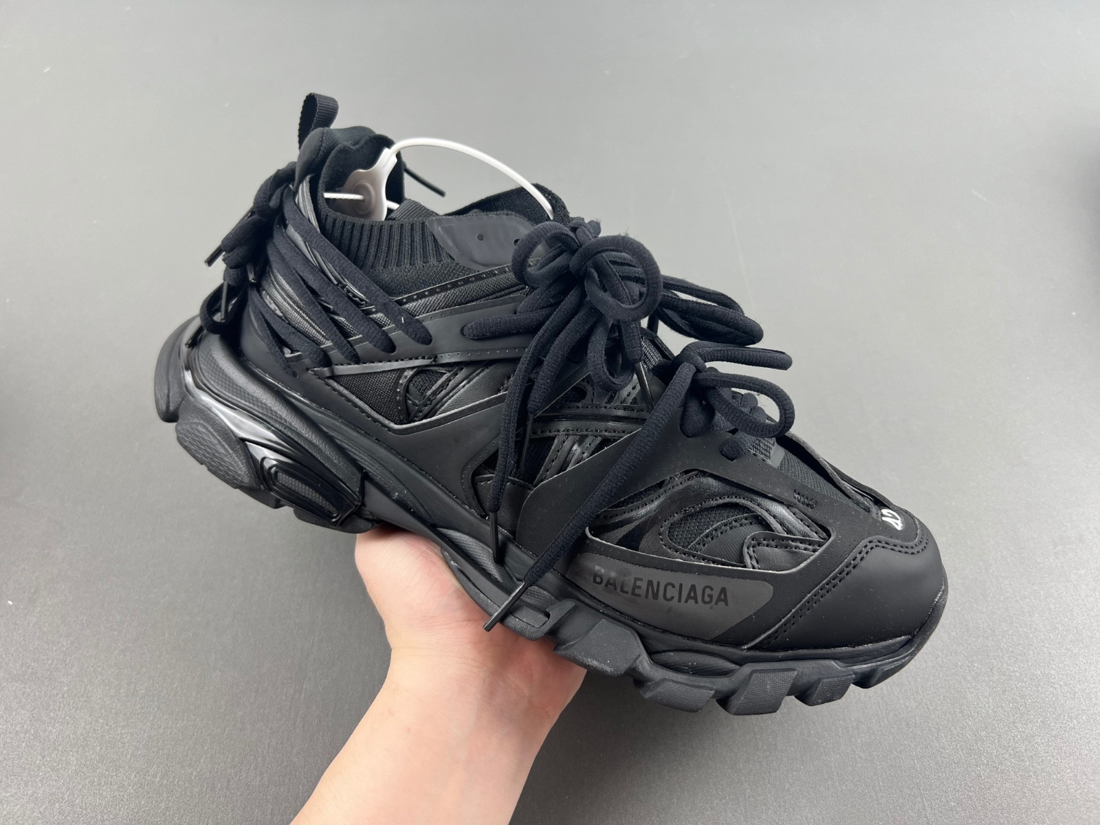 Ba*len*cia*ga track 786281 w3co1 1000