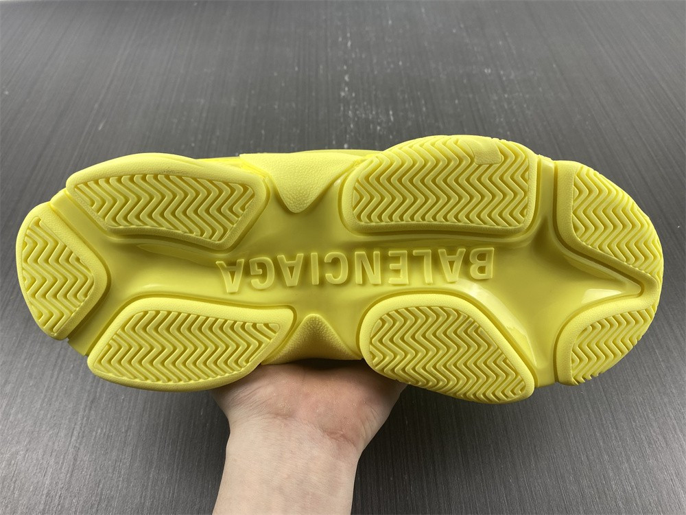 Ba*len*cia*ga triple s  524039 w1fb5 2308 33