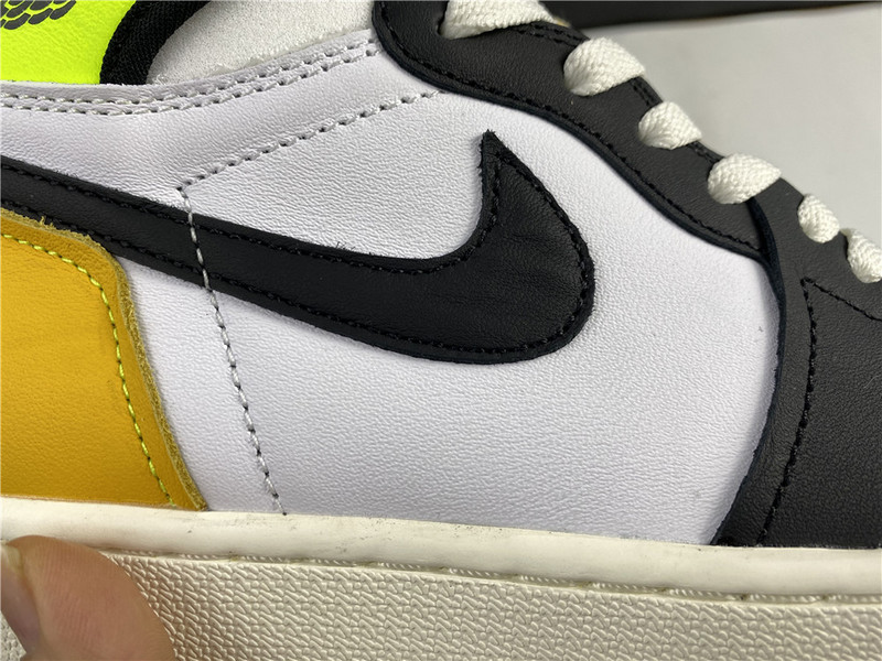 Air Jordan 1 Retro High OG “Volt Gold” 555088-118