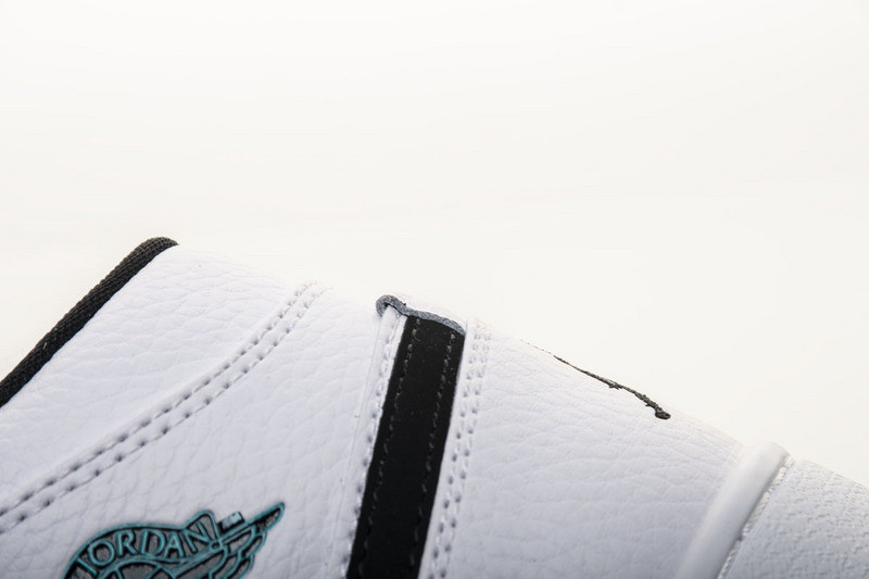 Air Jordan 1 Retro Mid BG "Hyper Jade" 554725-122