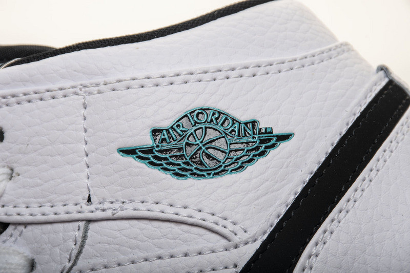 Air Jordan 1 Retro Mid BG "Hyper Jade" 554725-122