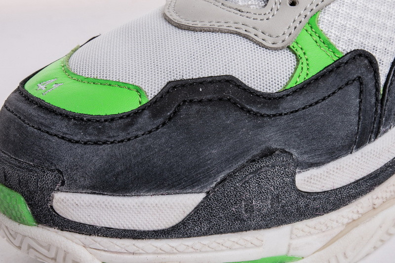 BLCG TRIPLE S 483513-W06E1