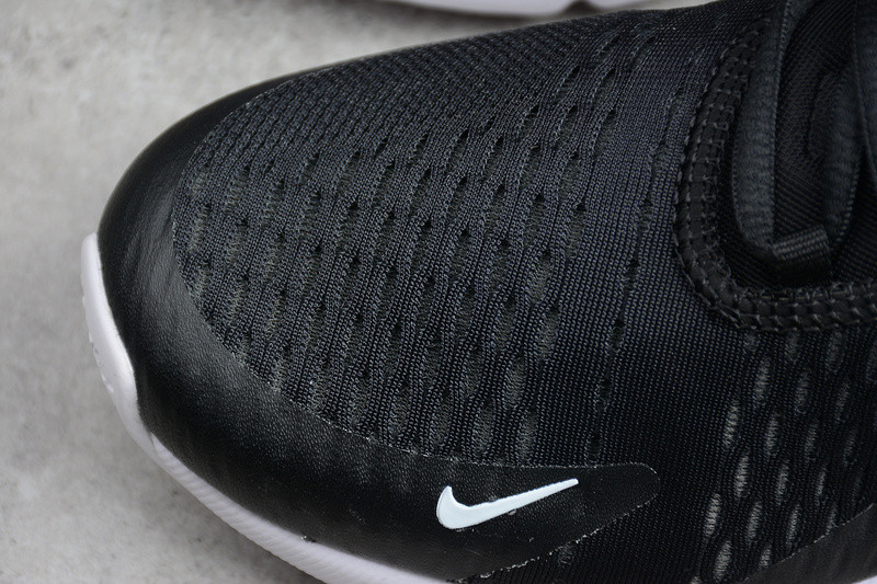 Nike Air Max 270 in black/white AH8050-002
