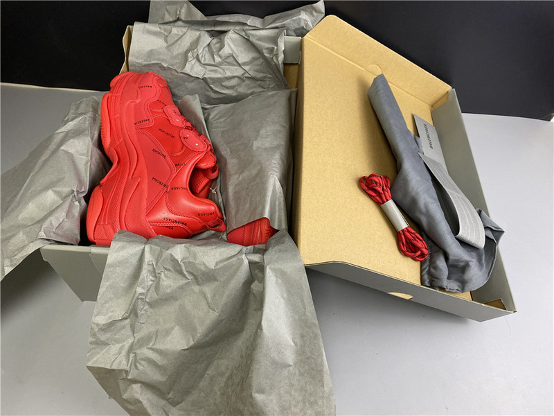 BLCG Triple S 524039-W2FA1-7632