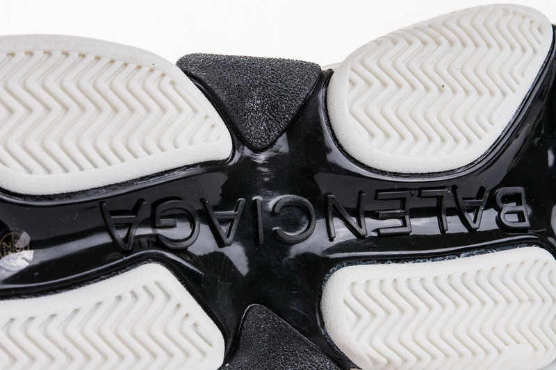 BLCG TRIPLE S 483513-W06E1