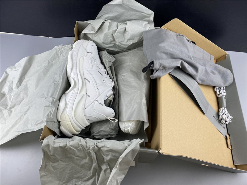 BLCG Triple S 524039-W06E2-2021