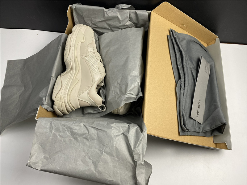 BLCG Triple S 536737-W2FW1-9709