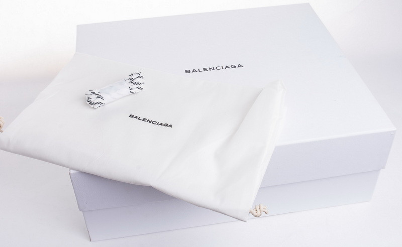 BLCG TRIPLE S 483513-W06E1