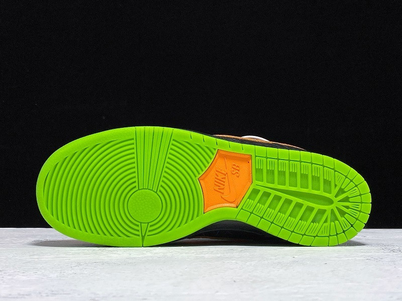 Nike SB Dunk Low Night of Mischief Halloween BQ6817-006