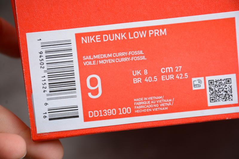 Nike Dunk Low PRM ‘Medium Curry’ DD1390-100