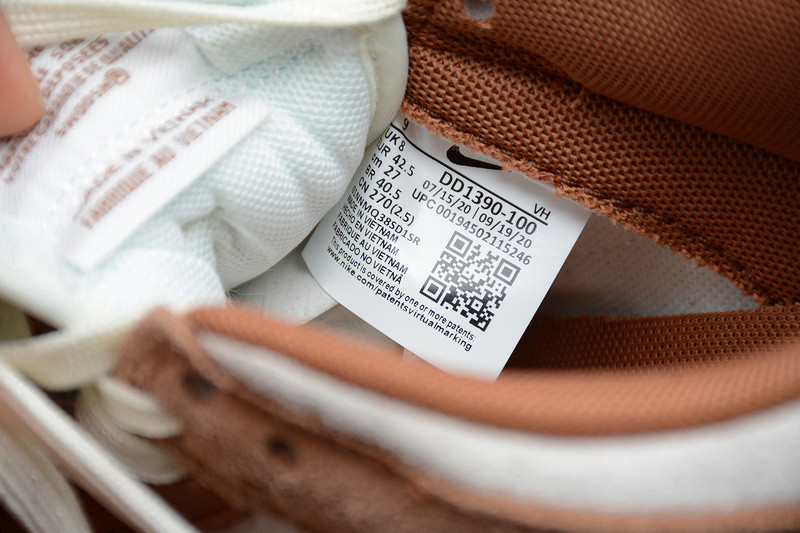 Nike Dunk Low PRM ‘Medium Curry’ DD1390-100