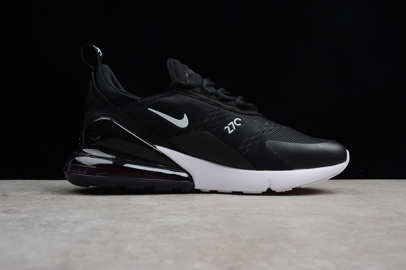 Nike Air Max 270 in black/white AH8050-002