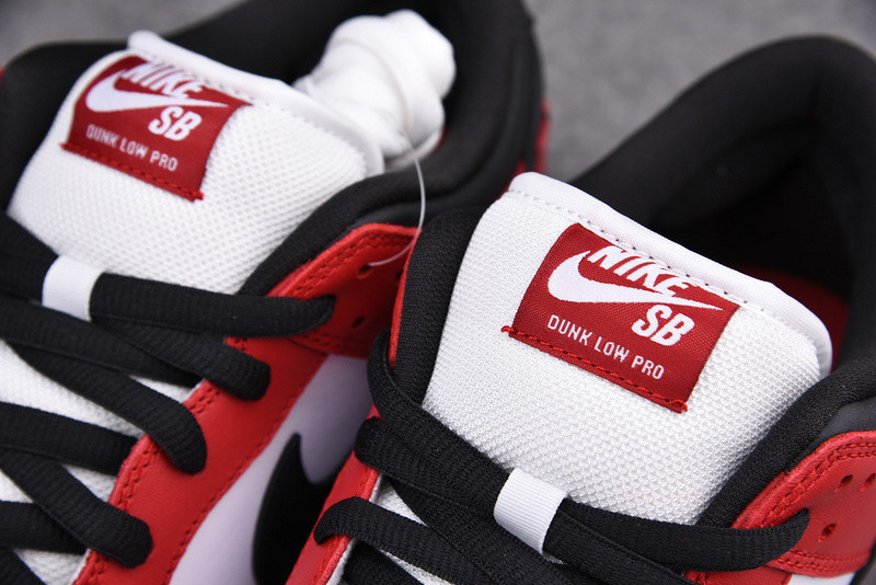 Nike SB Dunk Low "Chicago" BQ6817-600