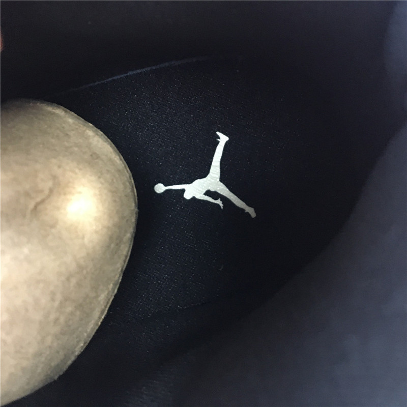 Air Jordan 1 Mid Iridescent Black BQ6472-009