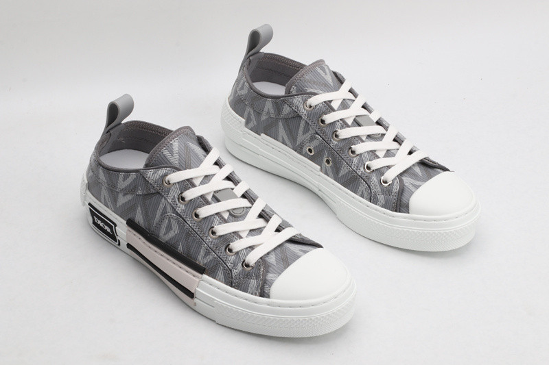 DR B23 High Top Sneaker