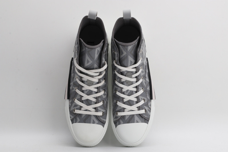DR B23 High Top Sneaker