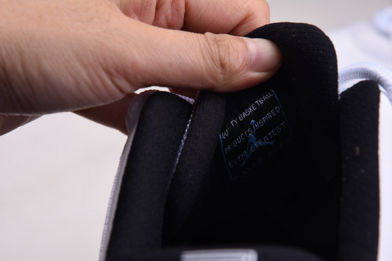 Air Jordan 11 Low Legend Blue AV2187-117