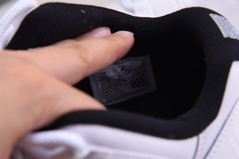 Air Jordan 11 Low Legend Blue AV2187-117