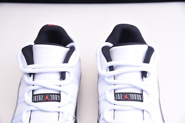 Air Jordan 11 Retro Low Concord Bred AV2187-160