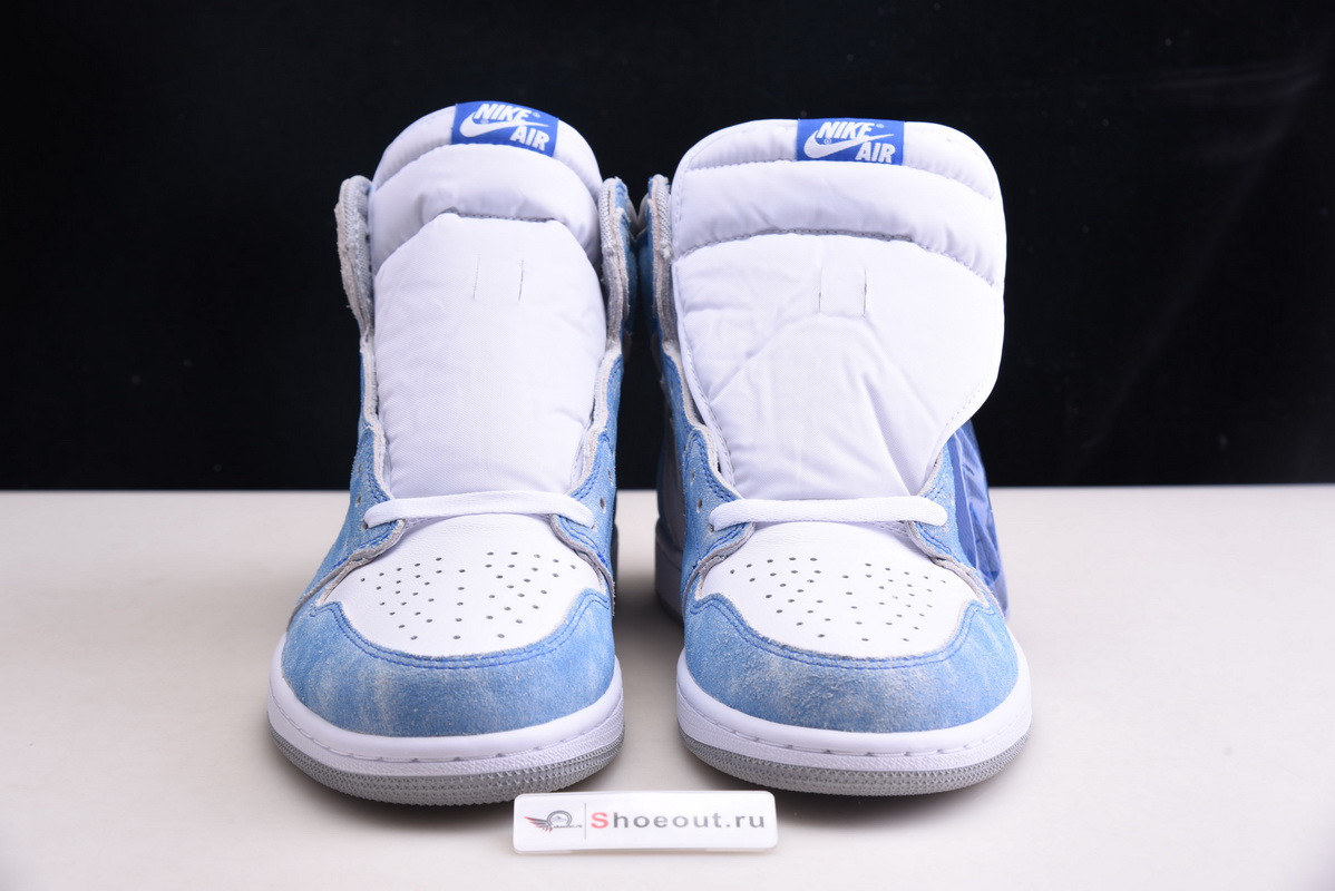 Air Jordan 1 High OG “Hyper Royal” 555088-402