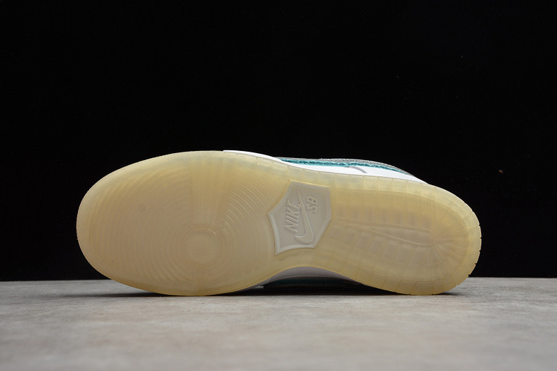 Diamond x Nike SB Dunk Low BV1310-100