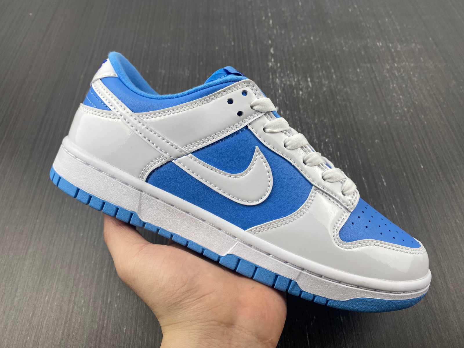 Nike Dunk Low WMNS “Reverse UNC” DJ9955-101