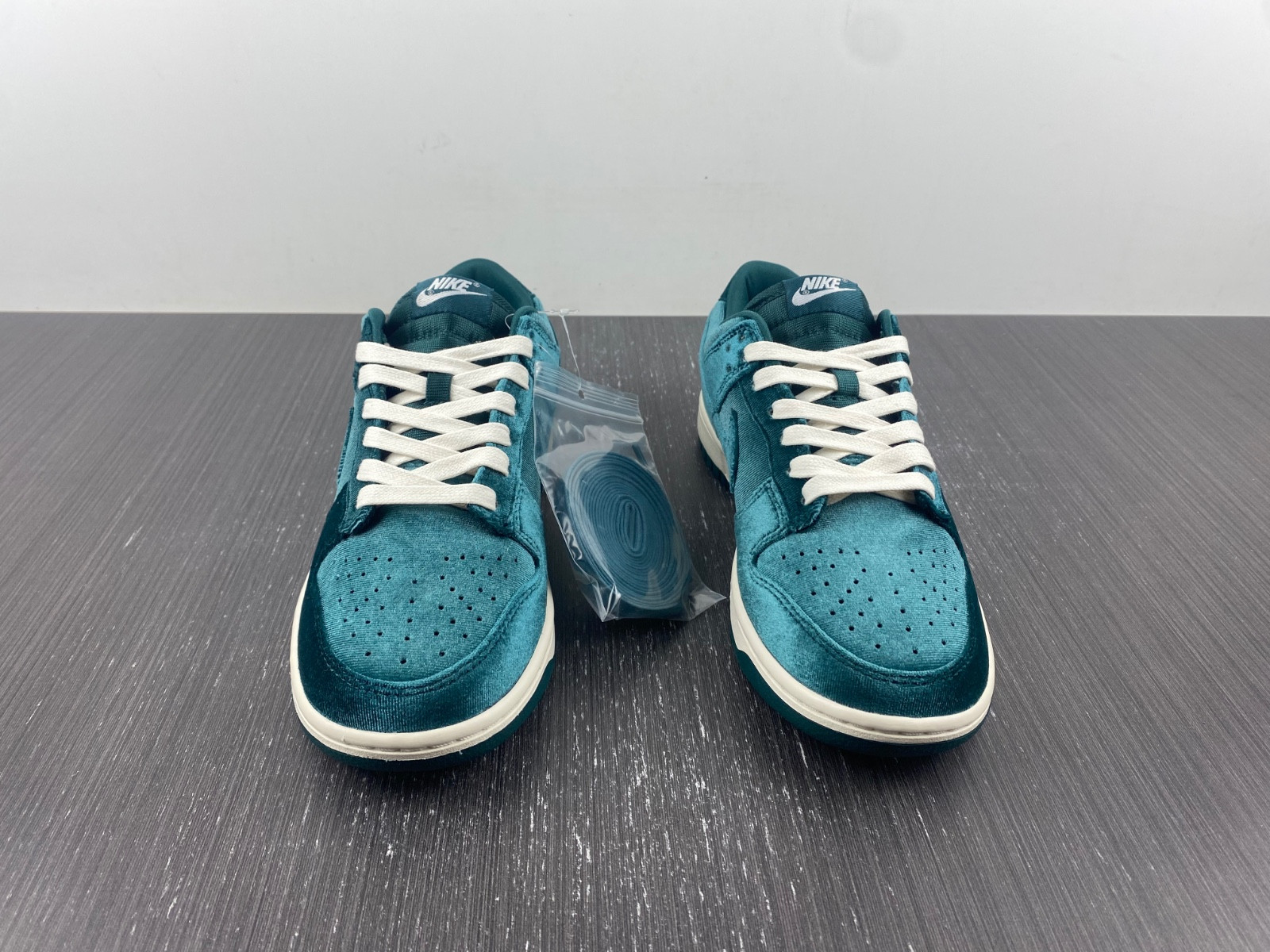 Nike Dunk Low Velvet Teal (W) DZ5224-300