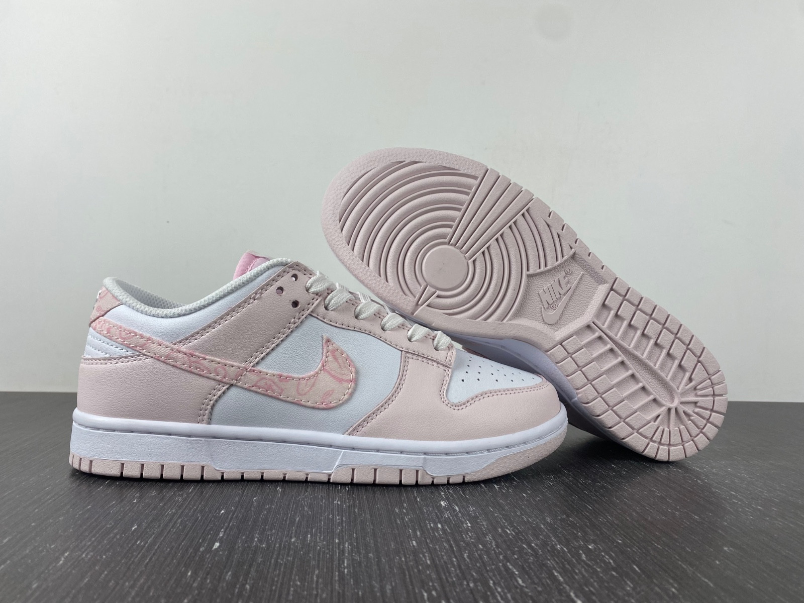 Nike Dunk Low WMNS “Pink Paisley” FD1449-100