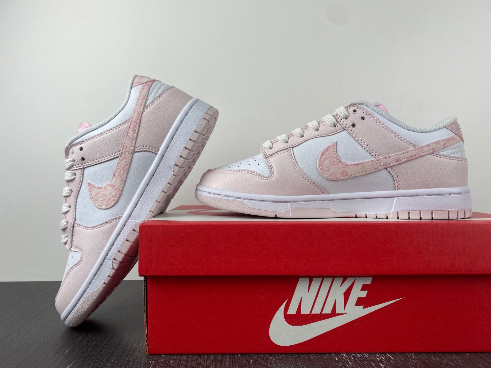 Nike Dunk Low WMNS “Pink Paisley” FD1449-100