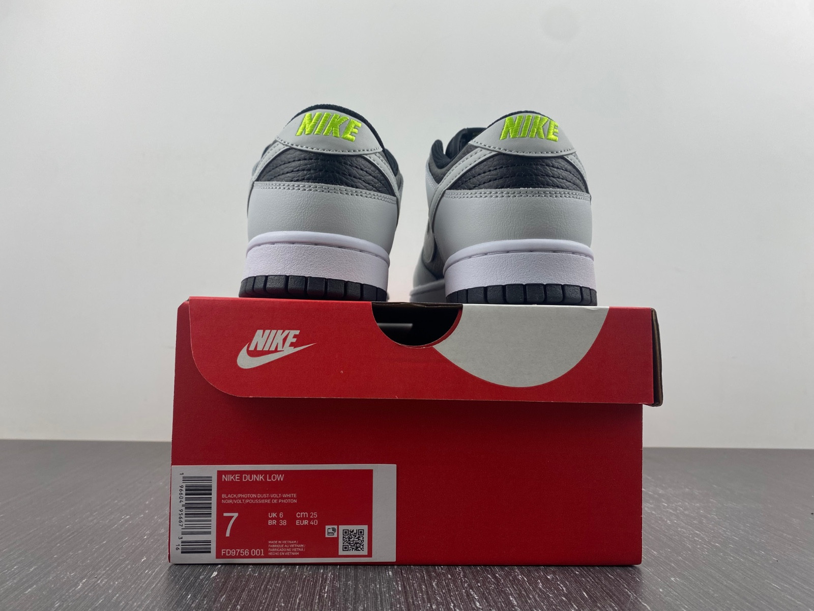 Nike Dunk Low “Reverse Panda Neon” FD9756-001
