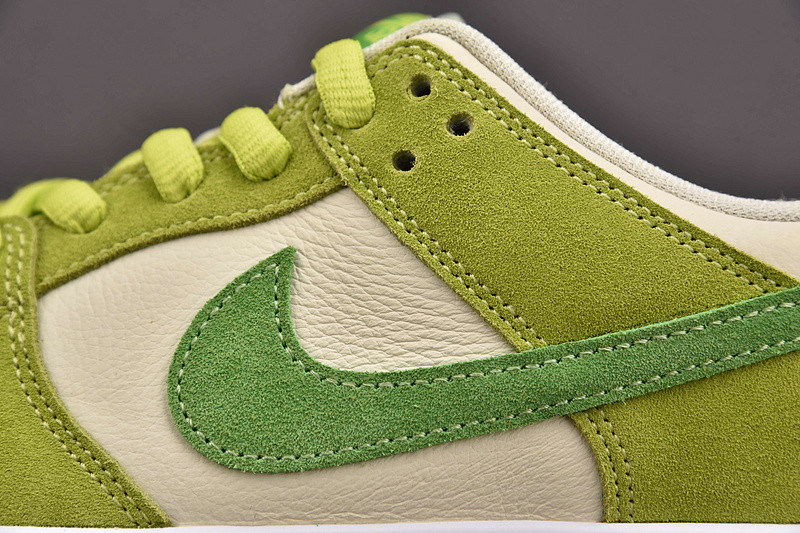 Nike SB Dunk Low “Green Apple” DM0807-300
