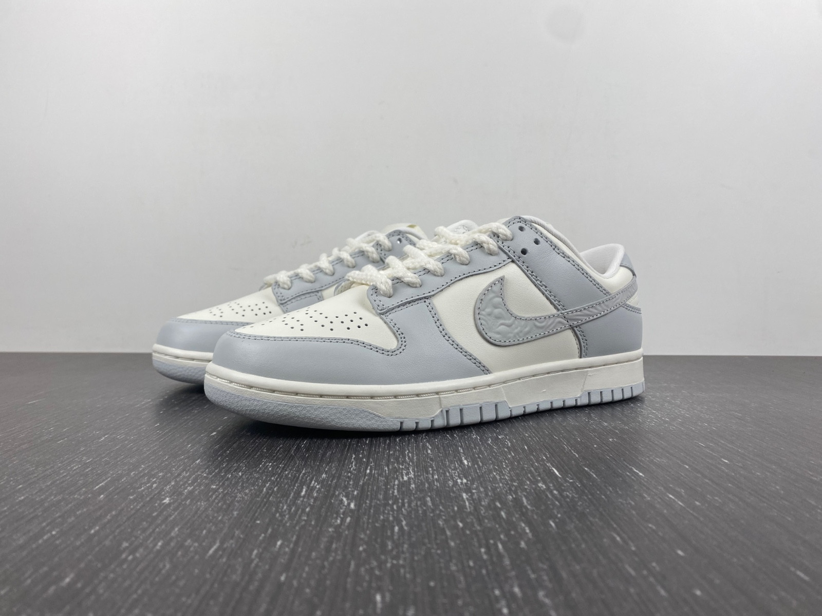 Nike Dunk Low WMNS “Needlework” FJ4553-133