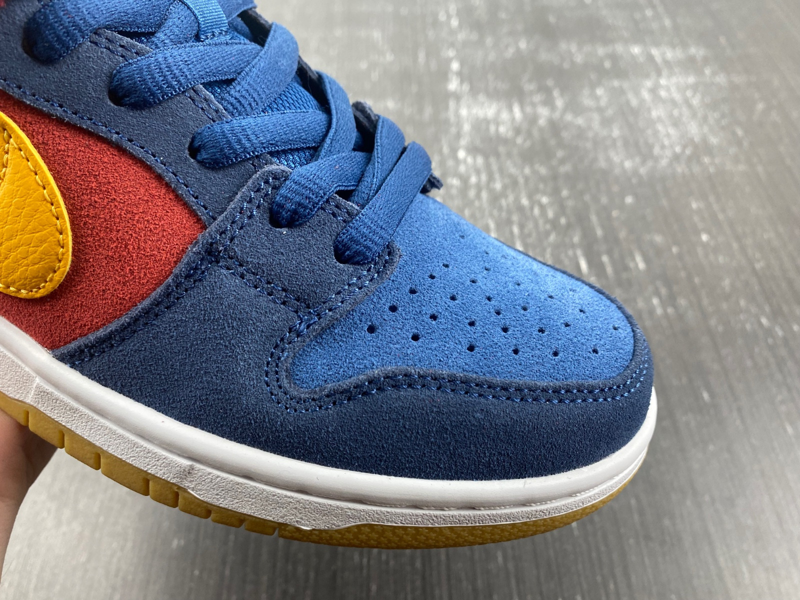 Nike SB Dunk Low “Barcelona” DJ0606-400