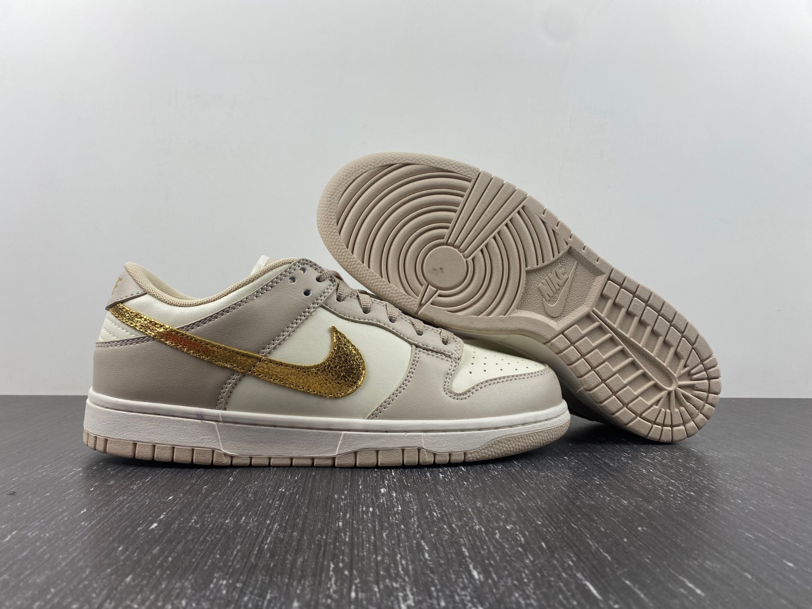 Nike Dunk Low Phantom Metallic Gold DX5930-001