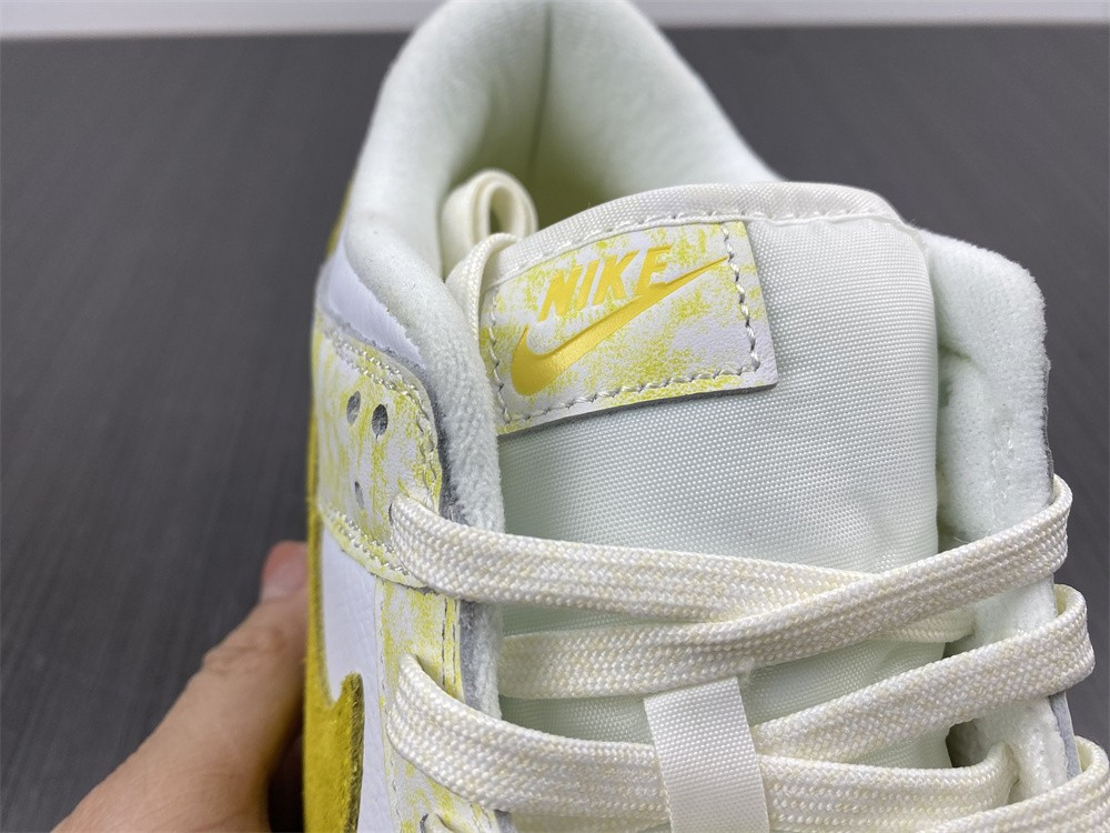Nike Dunk Low WMNS “Yellow Strike” DM9467-700