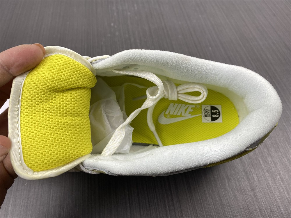 Nike Dunk Low WMNS “Yellow Strike” DM9467-700