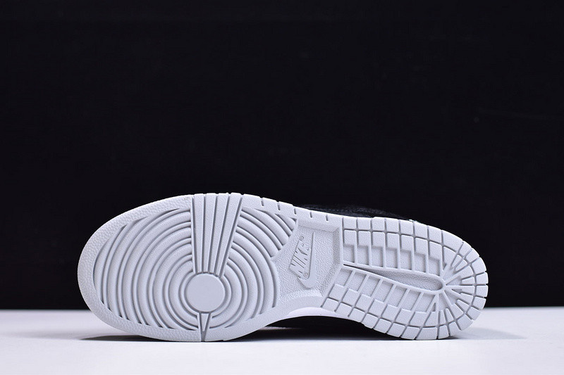 Medicom Toy x Nike SB Dunk Low CZ5127-001