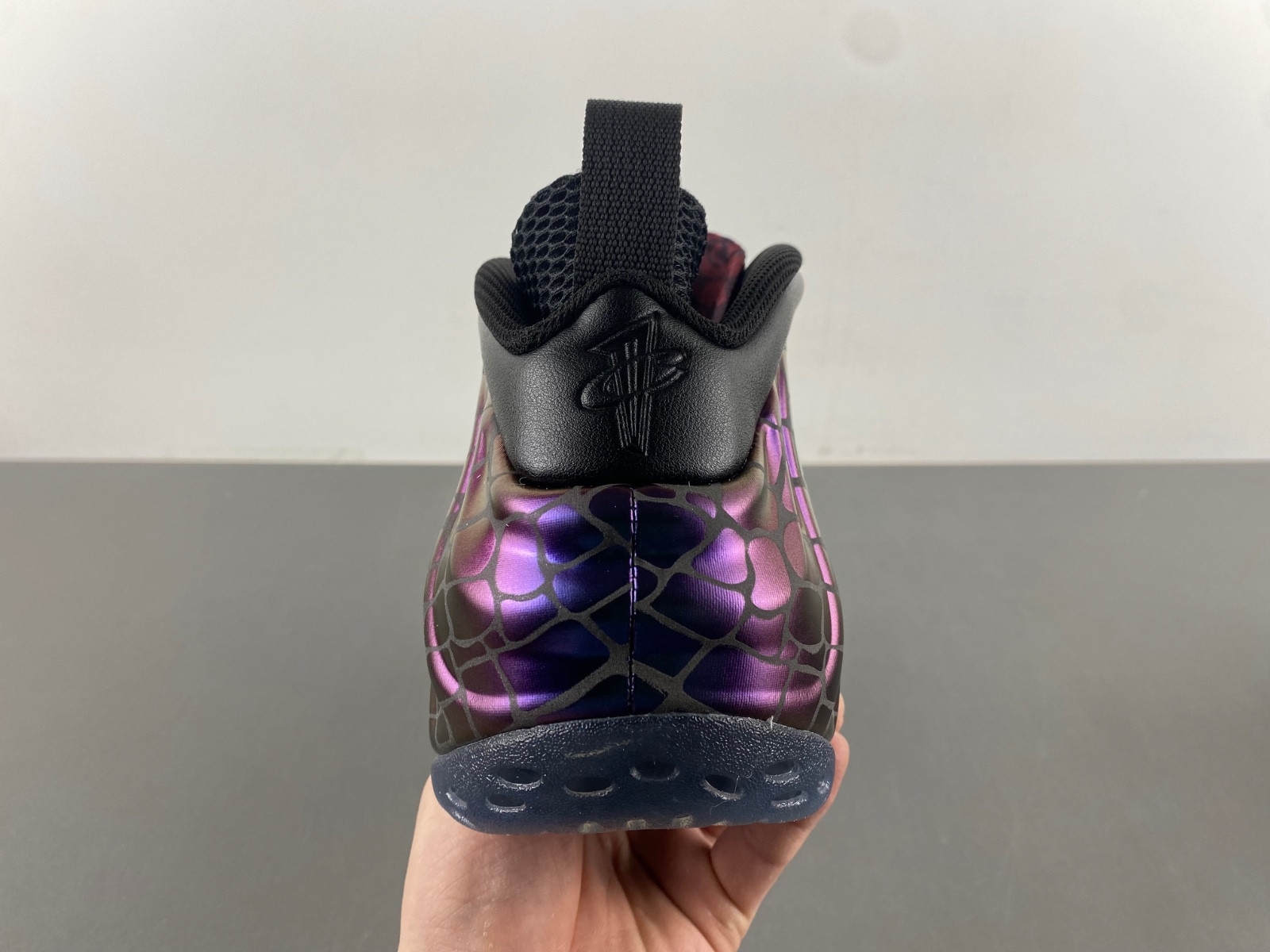 Nike Air Foamposite FQ9050-400