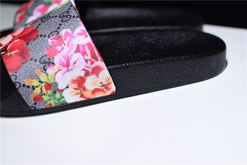 GC Leather SLIDE SANDAL with FLOWER  0400088498707