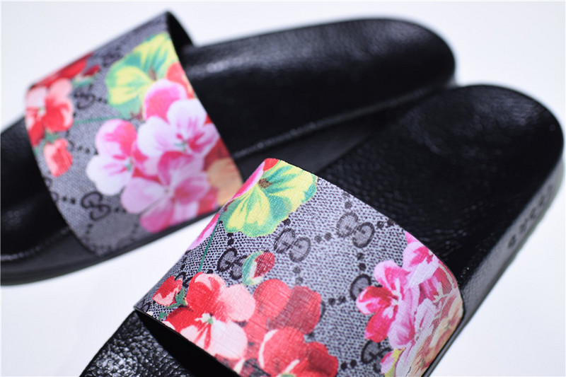 GC Leather SLIDE SANDAL with FLOWER  0400088498707