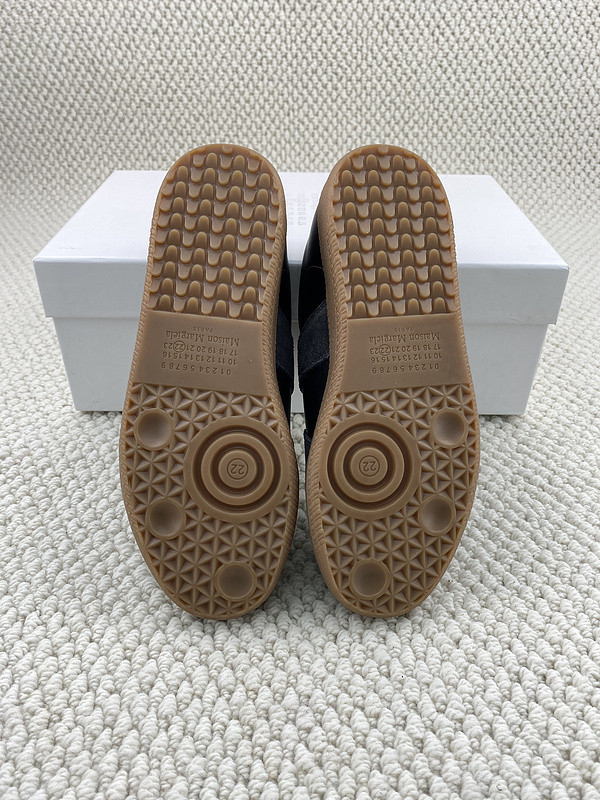 ma*s*n Ma*i*la sneakers